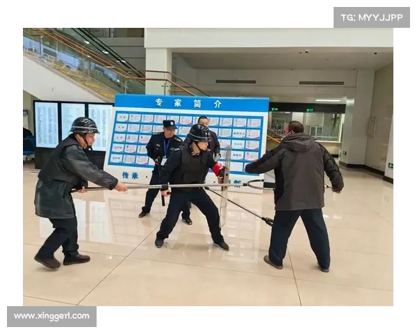 马兴瑞远程观摩“亮剑昆仑”:强化反恐防线,确保社会安全稳定 马兴瑞远程观摩“亮剑昆仑”:强化反恐防线,确保社会安全稳定